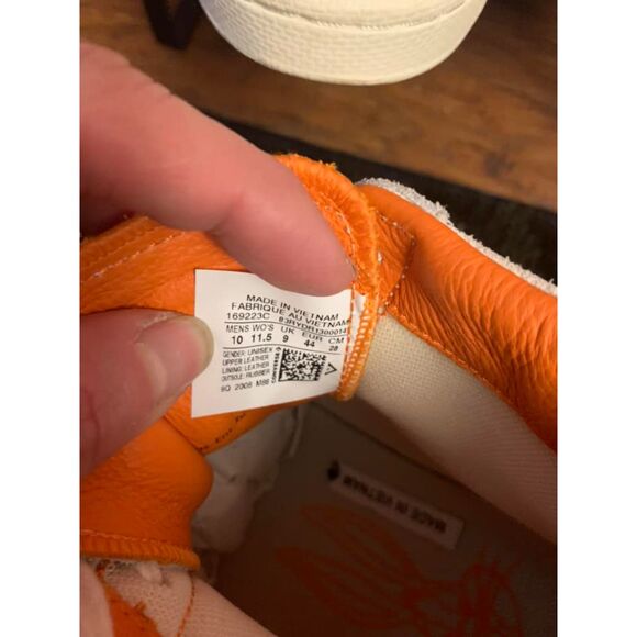 Converse Pro Leather M 10 Bugs Bunny 80th Anniversary Looney Tunes NWOB READ - Picture 8 of 9